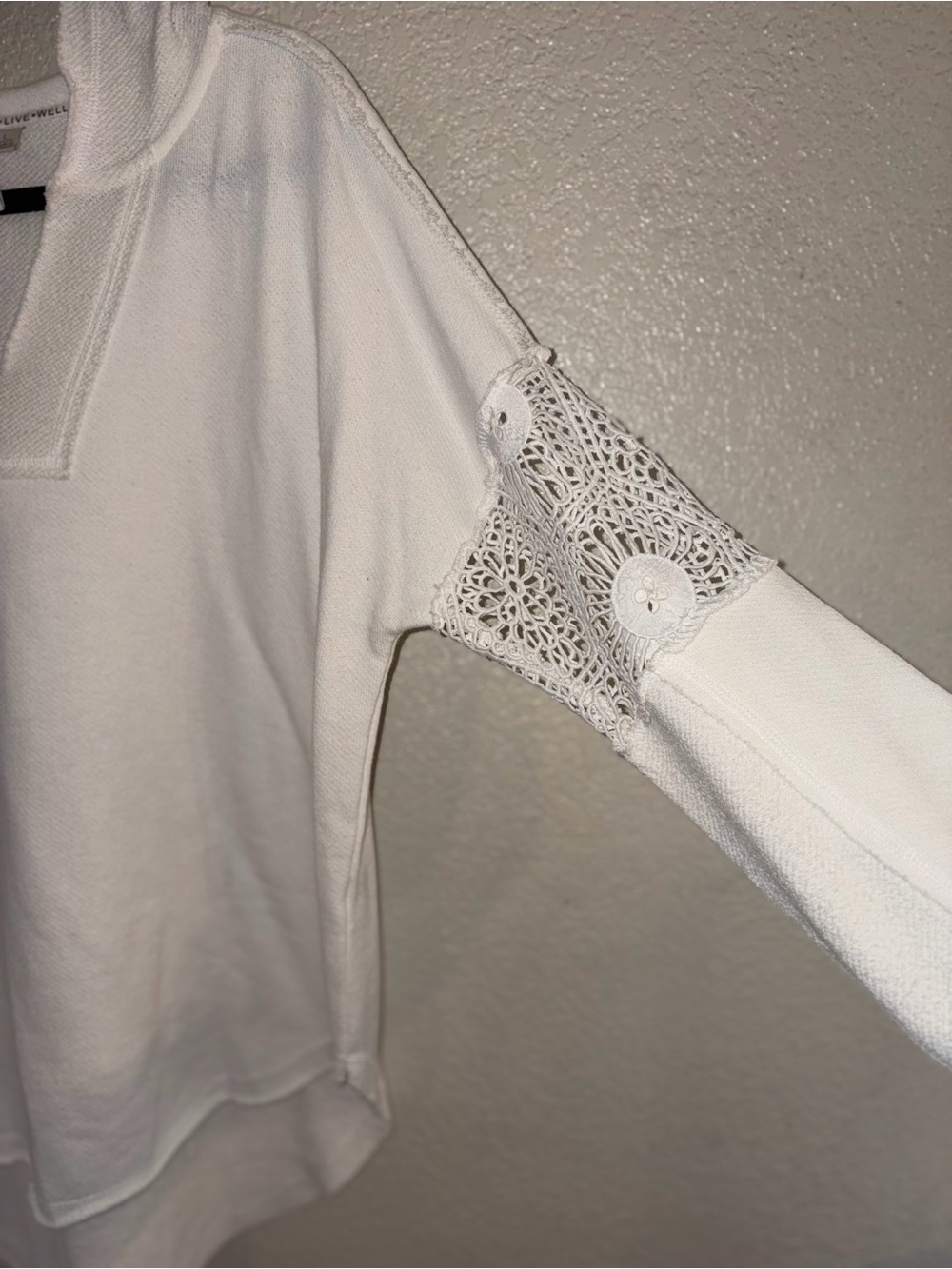 EUC Live Well “Boho✌🏻Hooded Longsleeve Top w/Crochet Detail” Off White Sz Large - Picture 11 of 14